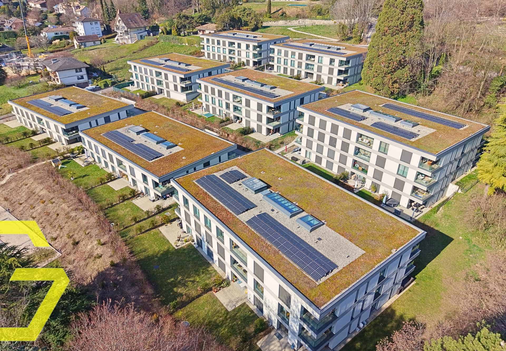 Résidences modernes avec toits végétalisés à Prangins, Suisse.